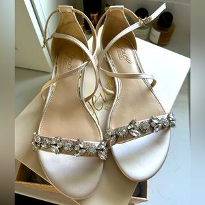 New Jewel Badgley Mischka flat bridal shoes 8